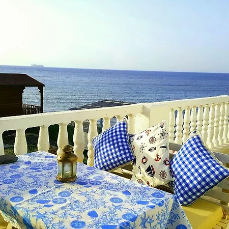 Pensión Lipsos Yeniliman