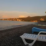 بيت ضيافة Lipsos 2*