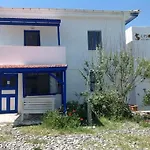 بيت ضيافة Lipsos Yeniliman