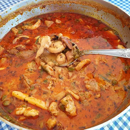 Lipsos بيت ضيافة 2*