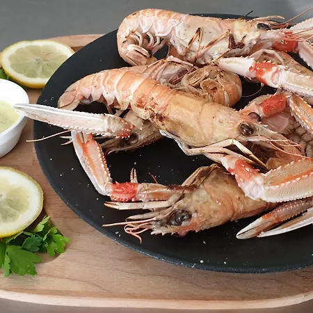 بيت ضيافة Lipsos Yeniliman